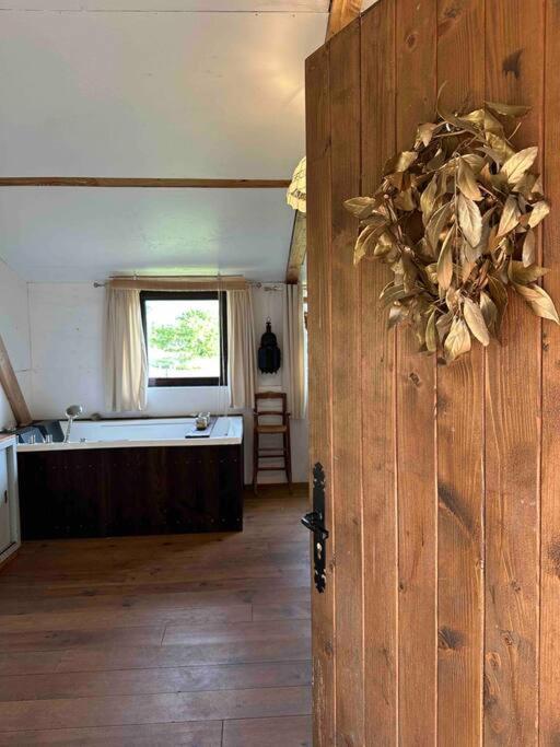 Cosy Cabane Boise Solaire, Balneo Bath Et Toilette Seche A La Ferme มีมีซ็อง ภายนอก รูปภาพ