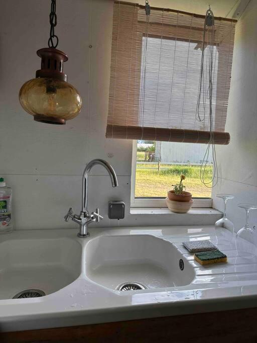 Cosy Cabane Boise Solaire, Balneo Bath Et Toilette Seche A La Ferme มีมีซ็อง ภายนอก รูปภาพ